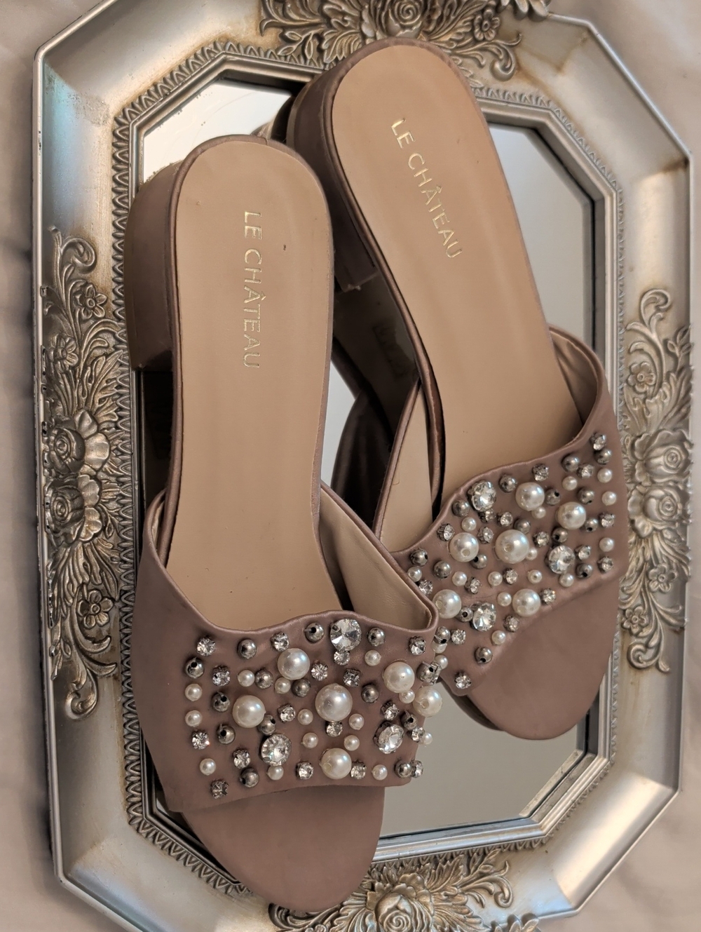 le chateau Mauve Jeweled Slide Mules